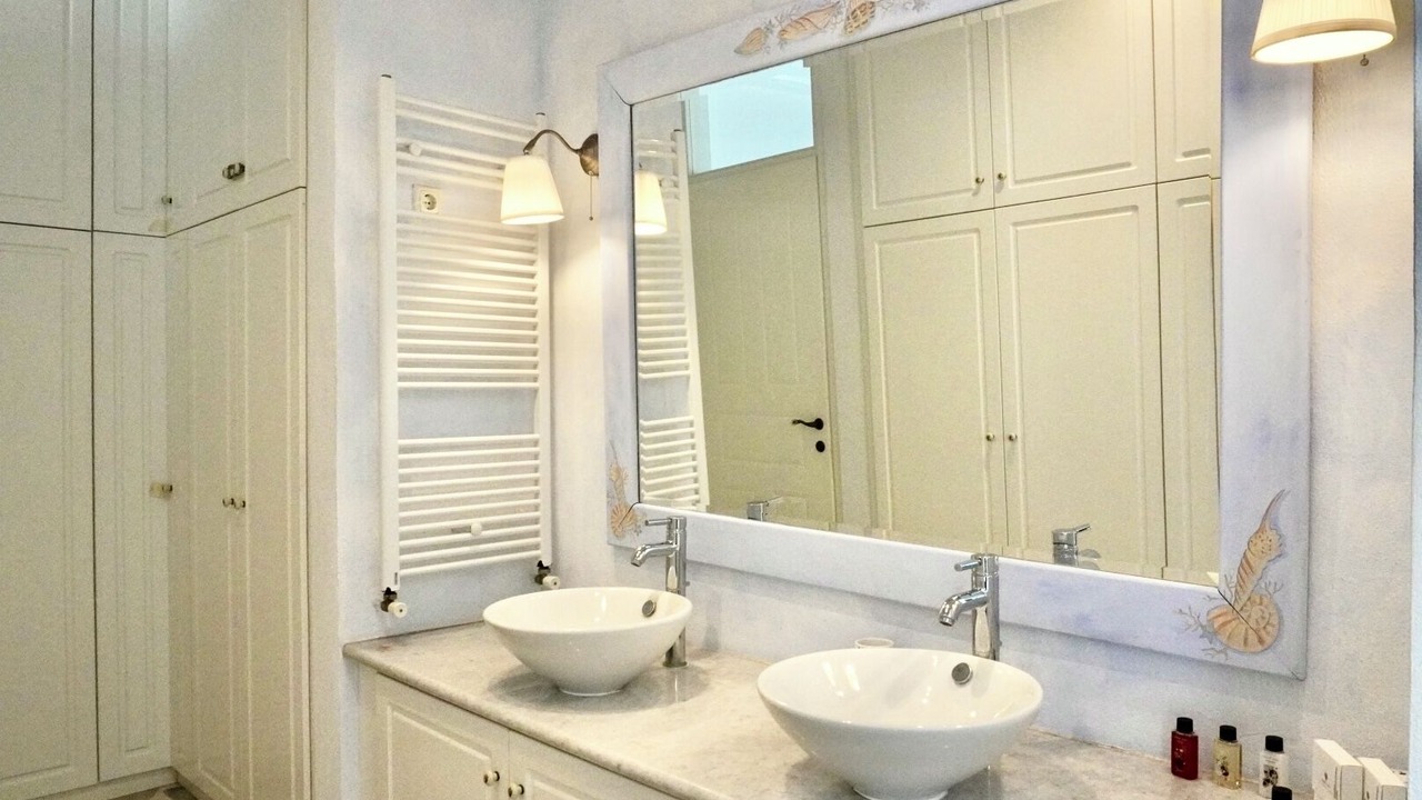 Photo of Bathroom in Koundouros