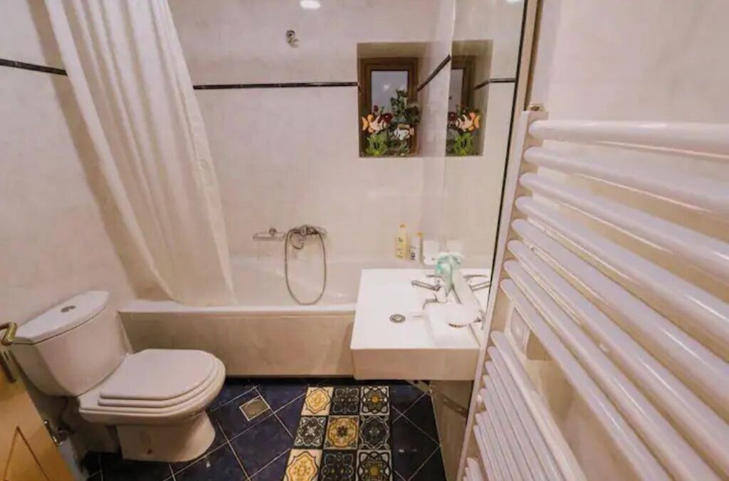 Photo of Bathroom in Monopari