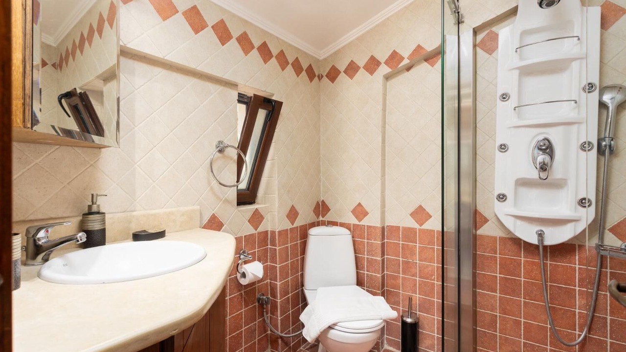 Photo of Bathroom in Plaka