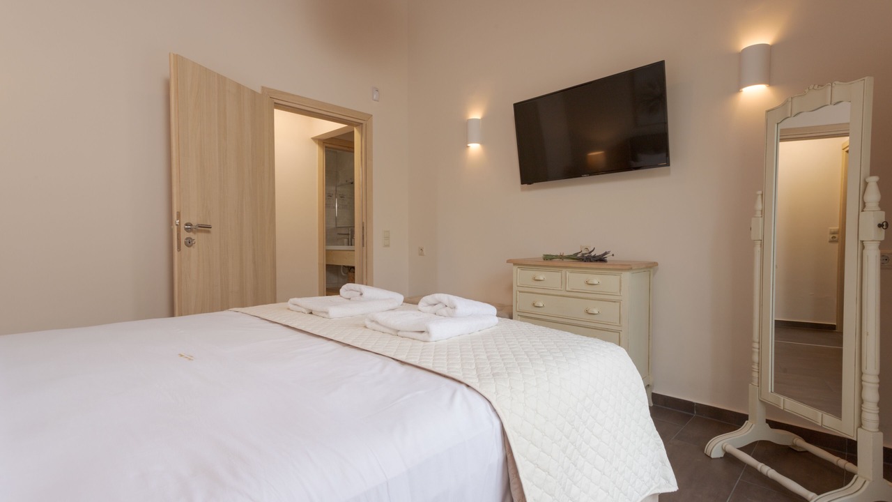 Photo of Bedroom in Armenoi