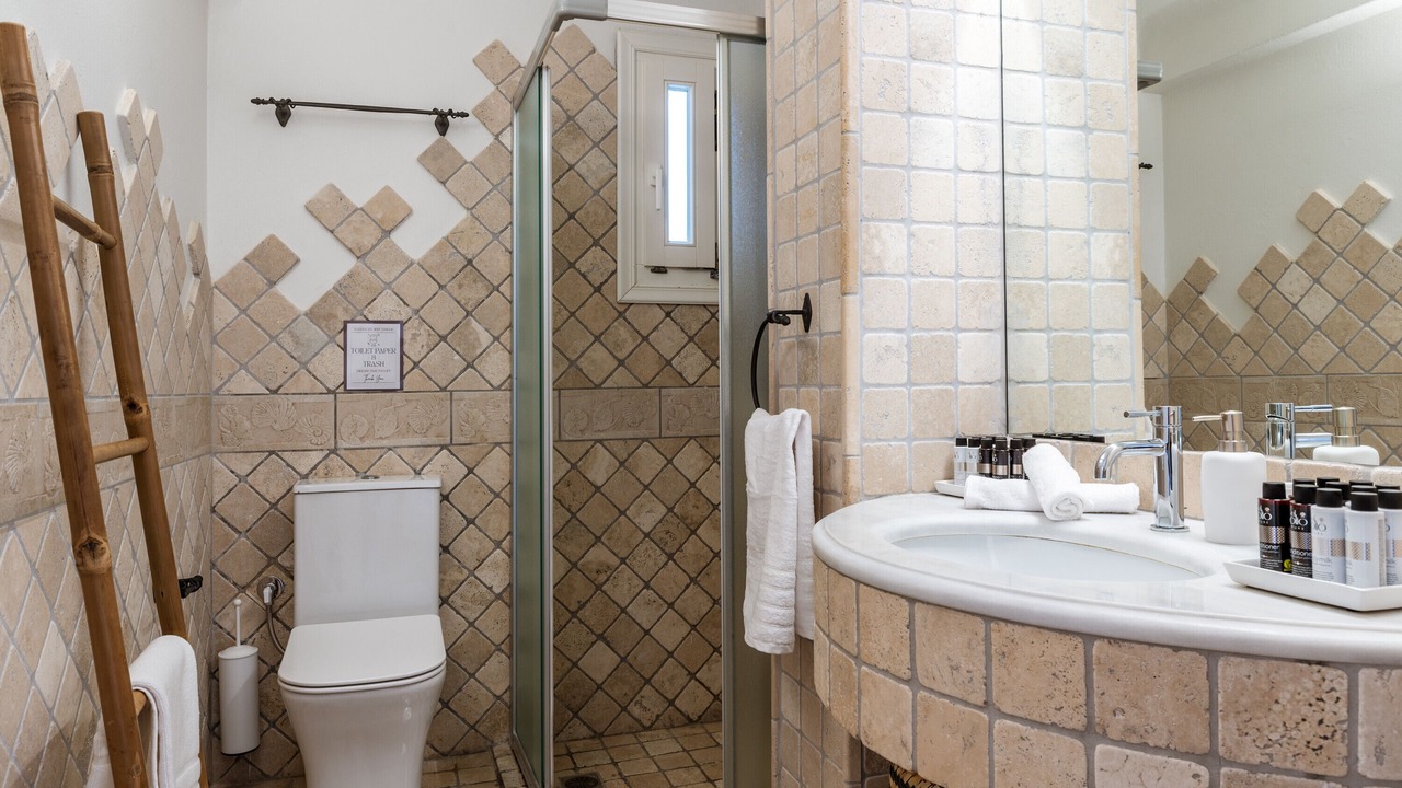 Photo of Bathroom in Elia