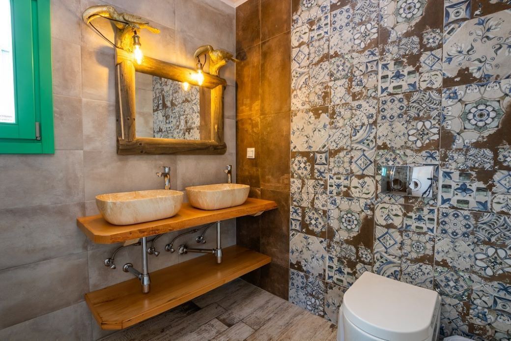 Photo of Bathroom in Lefkos