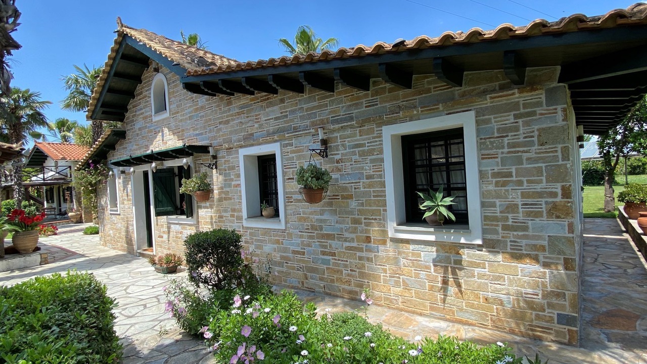 Photo of Outdoor in Artemida