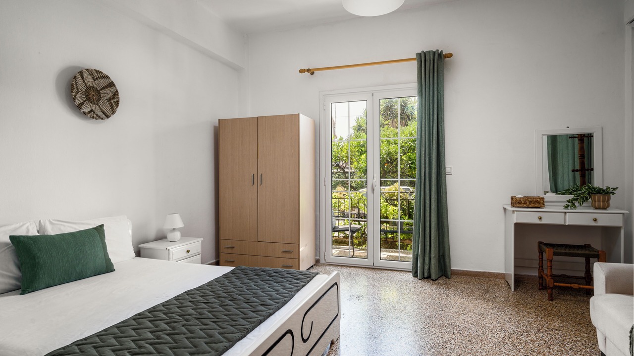 Photo of Bedroom in Ipsos