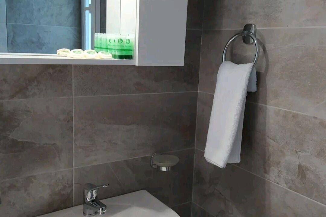 Photo of Bathroom in Paleopolis