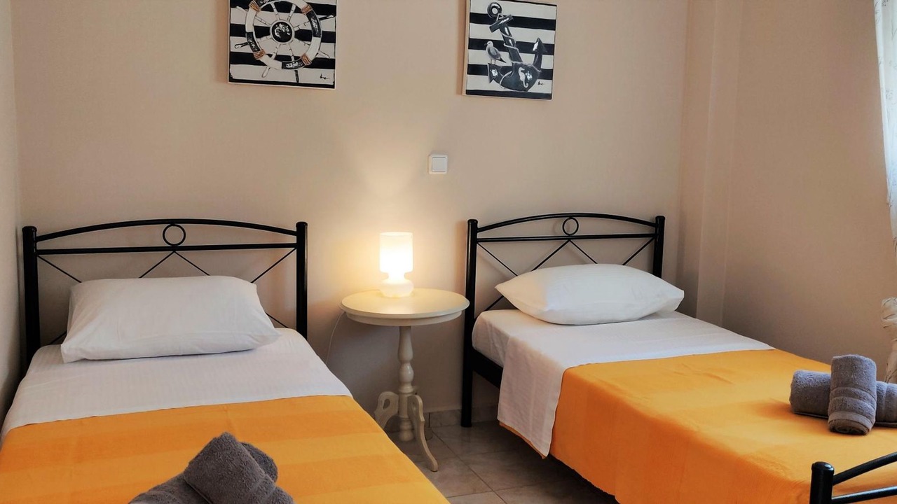 Photo of Bedroom in Dhrakata
