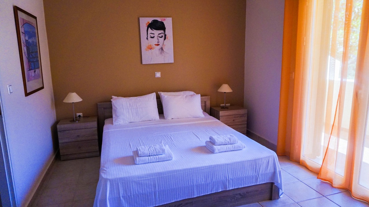 Photo of Bedroom in Dhrakata