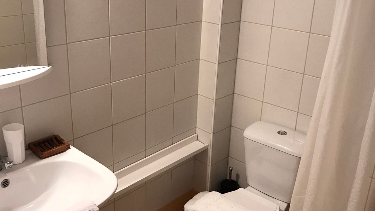 Photo of Bathroom in Dhrakata