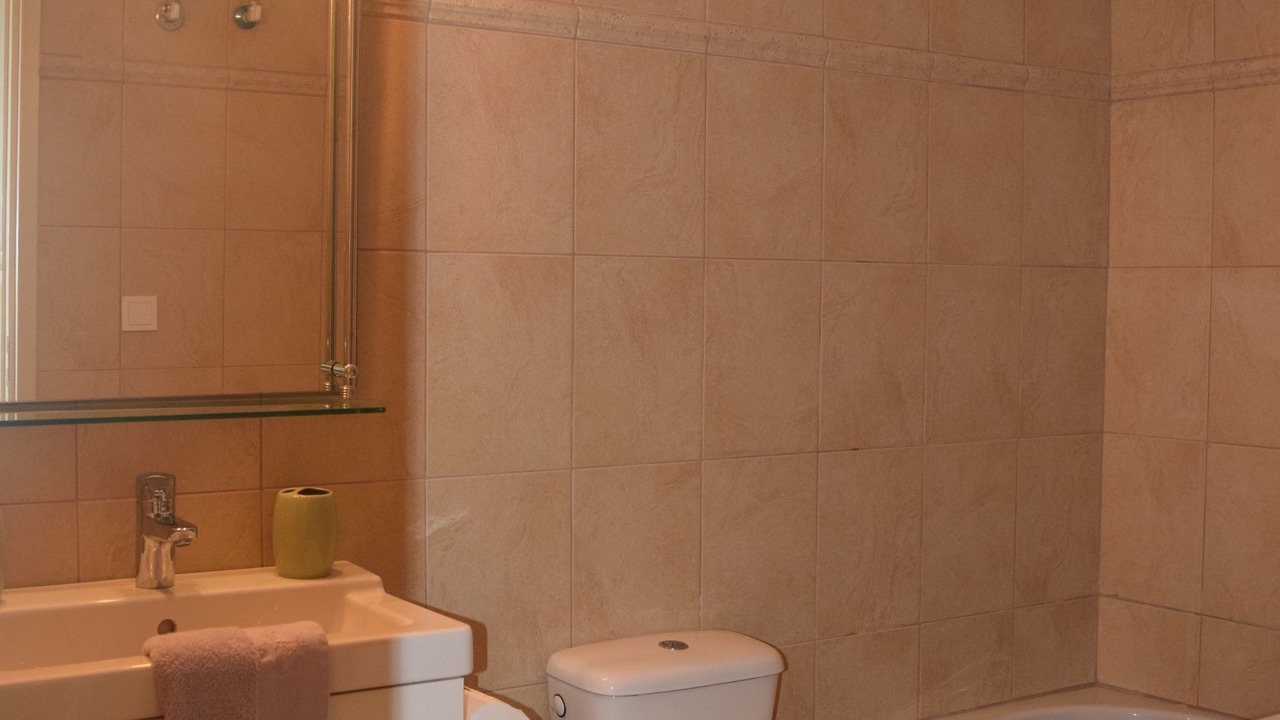Photo of Bathroom in Dhrakata