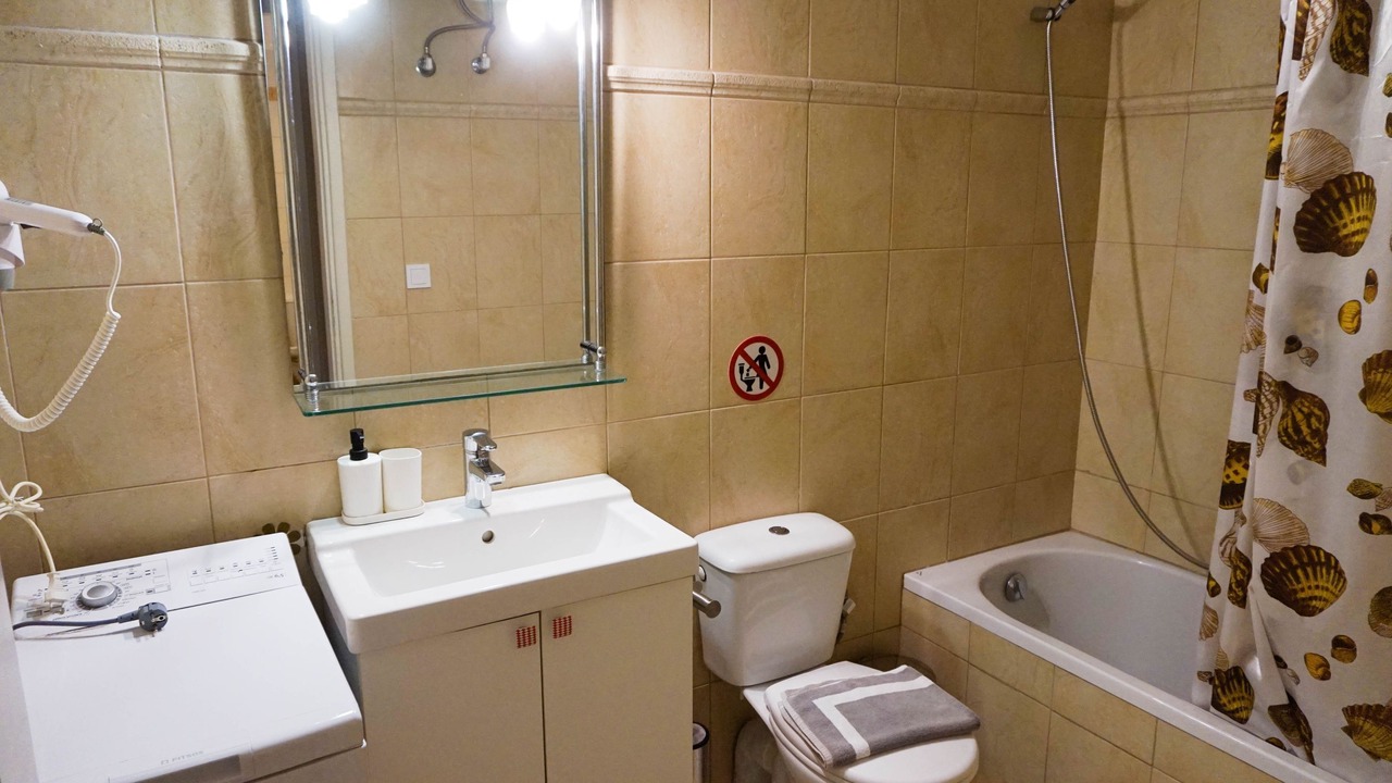 Photo of Bathroom in Dhrakata