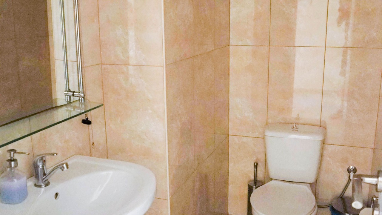 Photo of Bathroom in Dhrakata