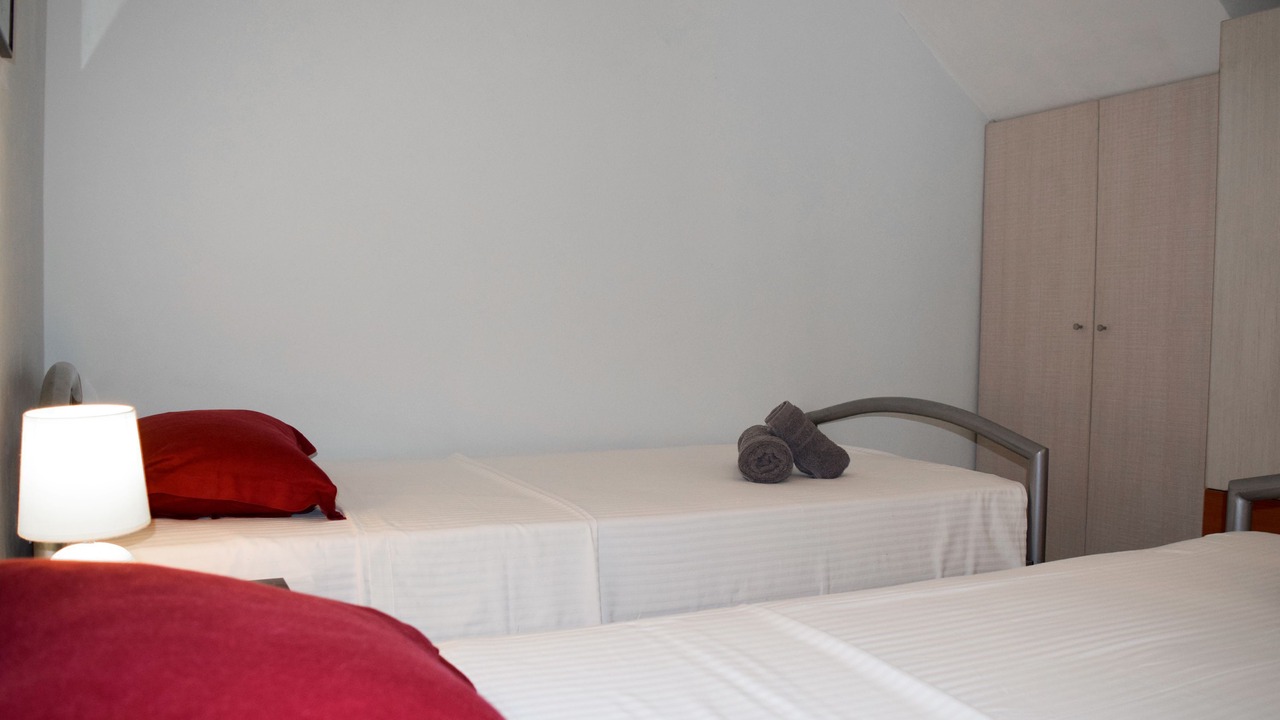 Photo of Bedroom in Dhrakata