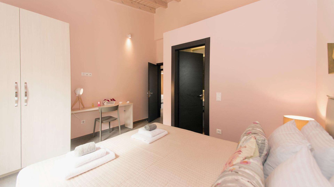 Photo of Bedroom in Petaleia