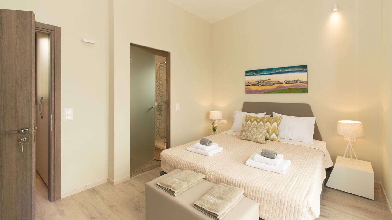 Photo of Bedroom in Petaleia