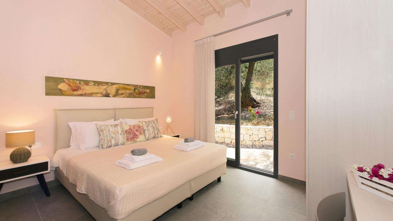 Photo of Bedroom in Petaleia
