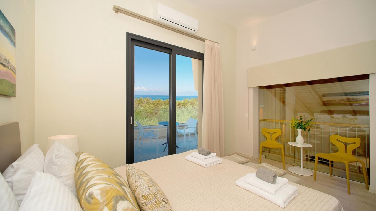 Photo of Bedroom in Petaleia