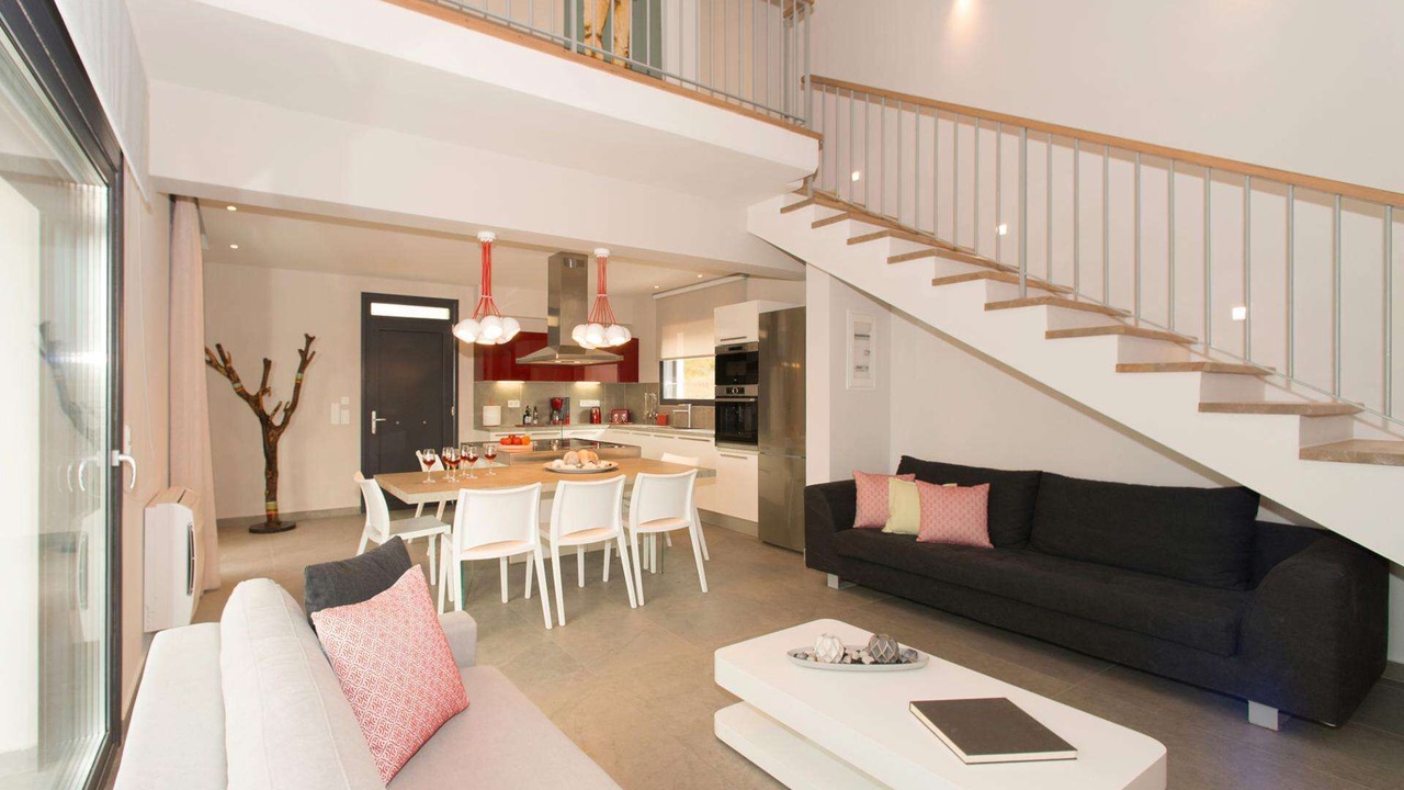 Photo of Livingroom in Petaleia