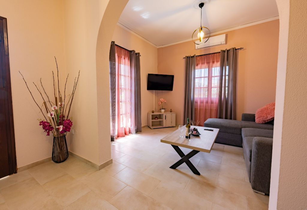 Photo of Livingroom in Alepou