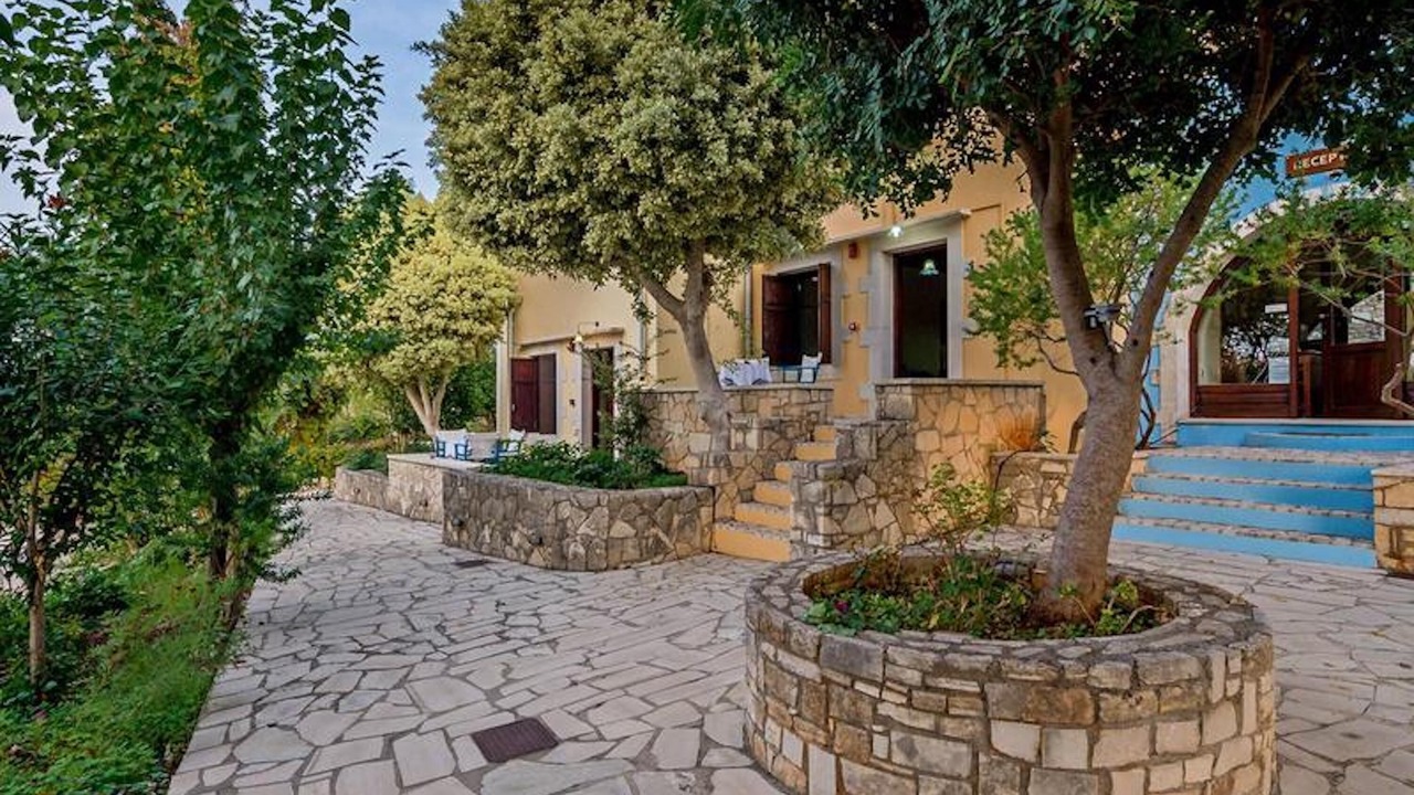 Photo of Outdoor in Douliana