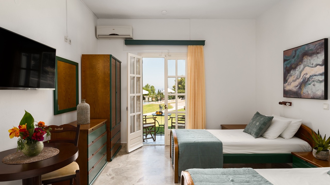 Photo of Bedroom in Messonghi