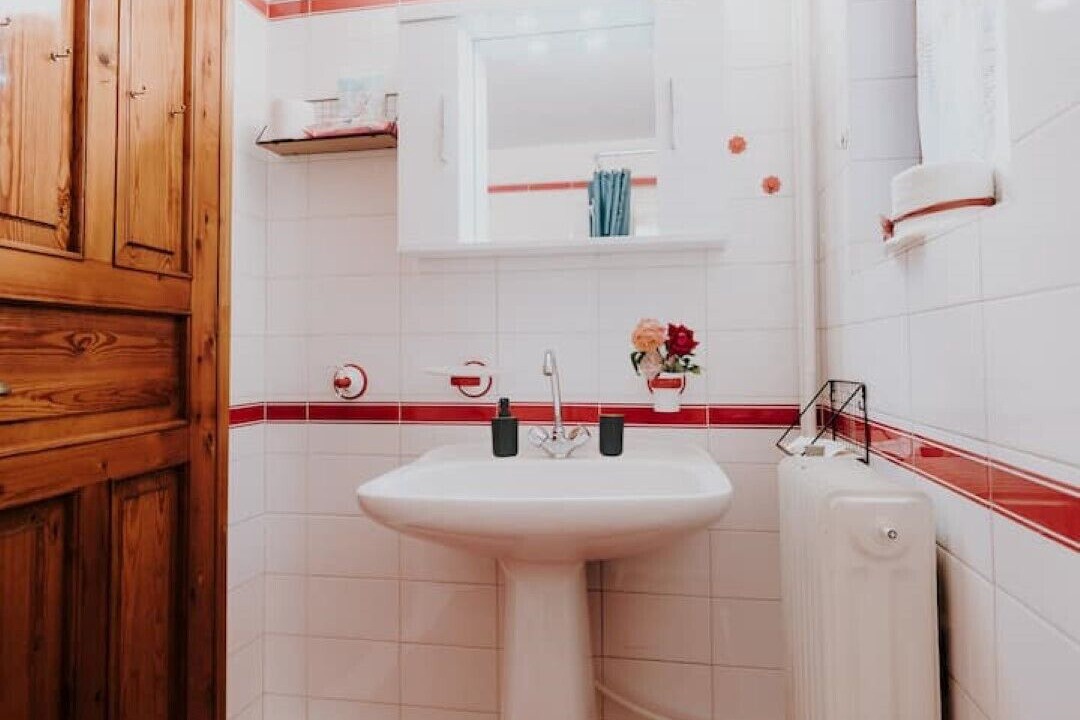 Photo of Bathroom in Portaria
