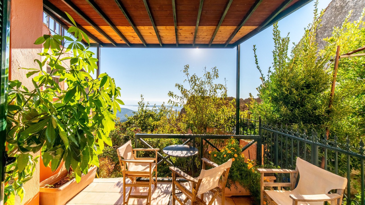 Photo of Patio Balcony in Chlomos