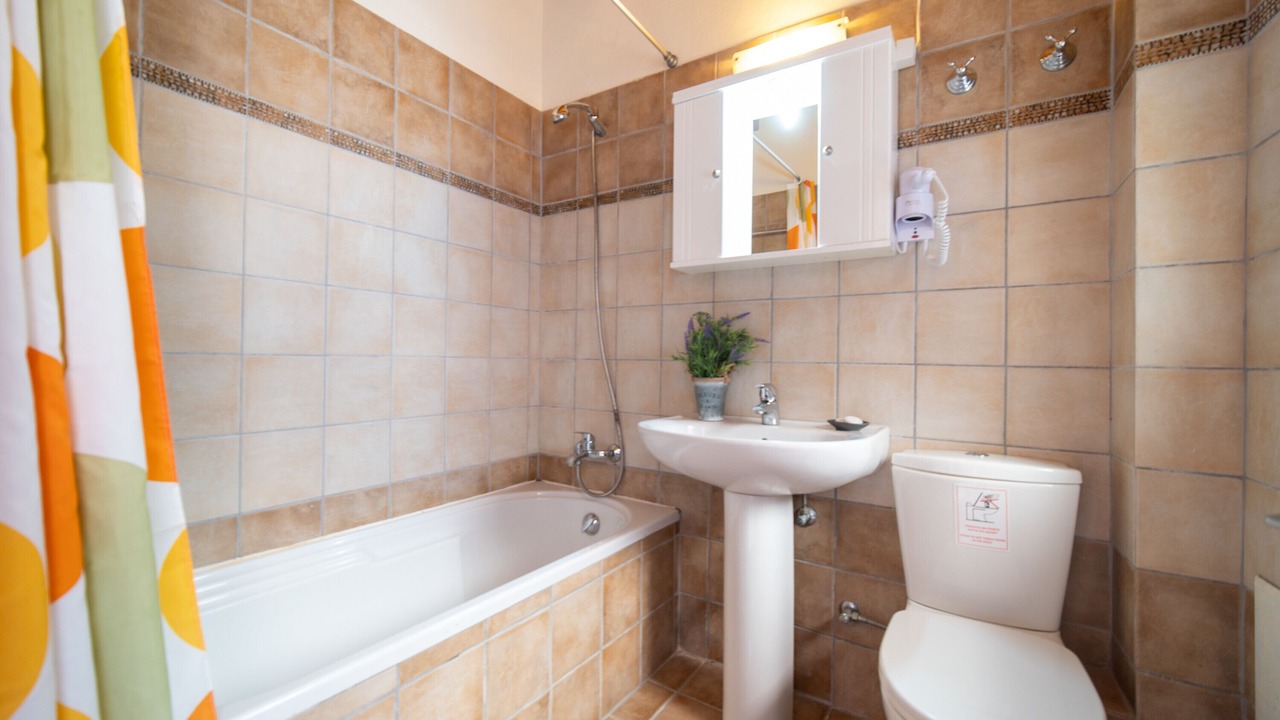 Photo of Bathroom in Chlomos