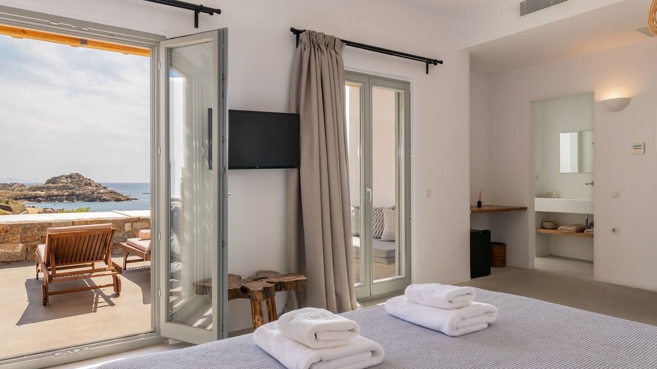 Photo of Bedroom in Platis Gialos