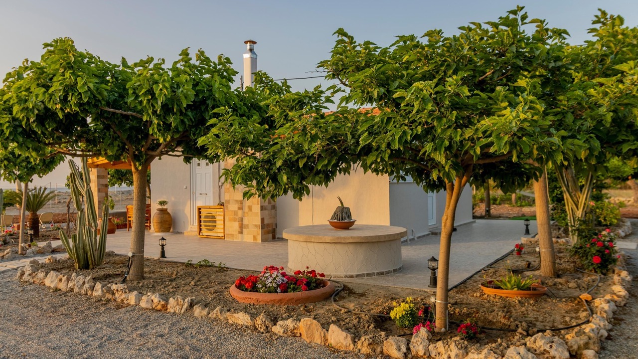Photo of Patio Balcony in Haraki