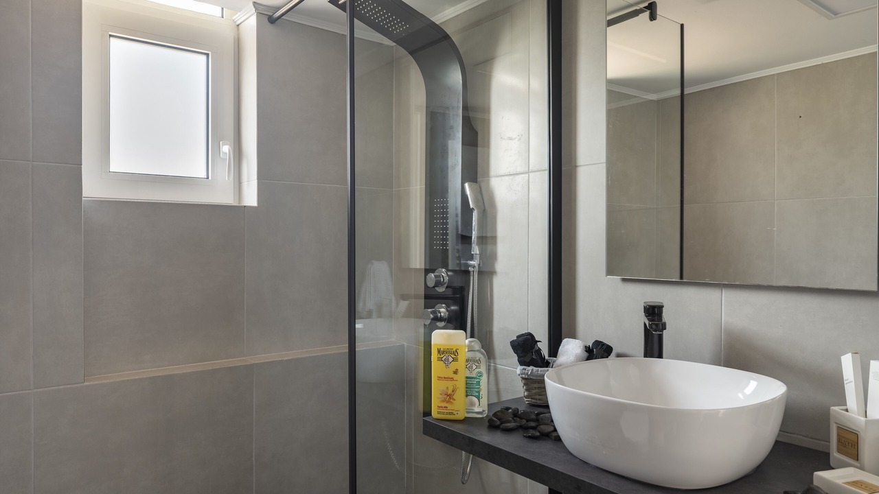 Photo of Bathroom in Marousi