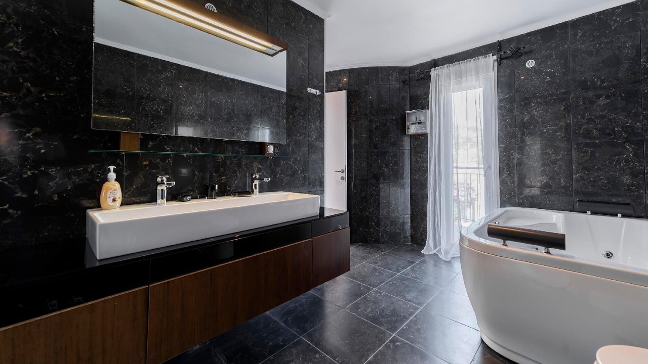 Photo of Bathroom in Gennadi