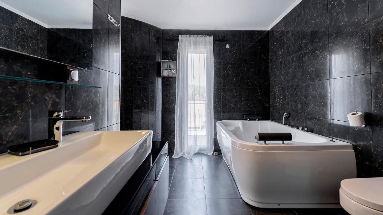 Photo of Bathroom in Gennadi
