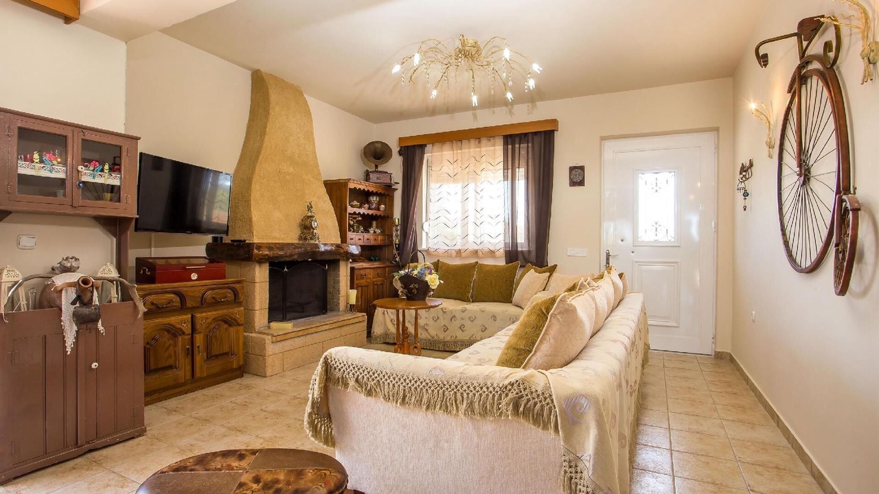 Photo of Livingroom in Theologos