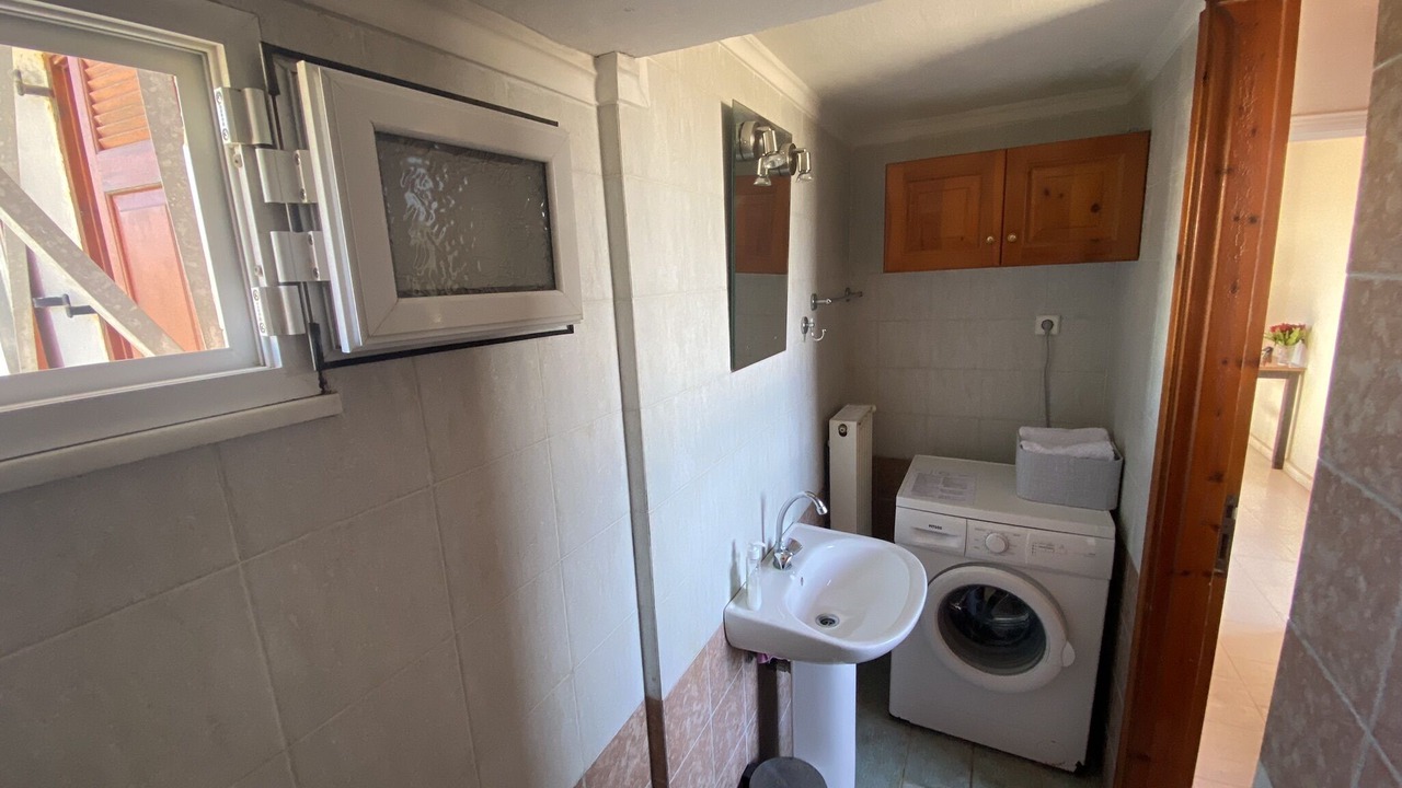 Photo of Bathroom in Alikianos