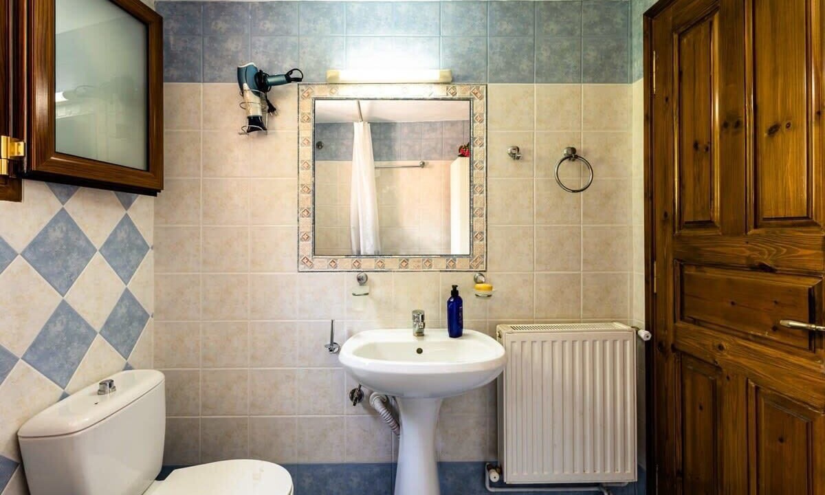Photo of Bathroom in Trikolonoi