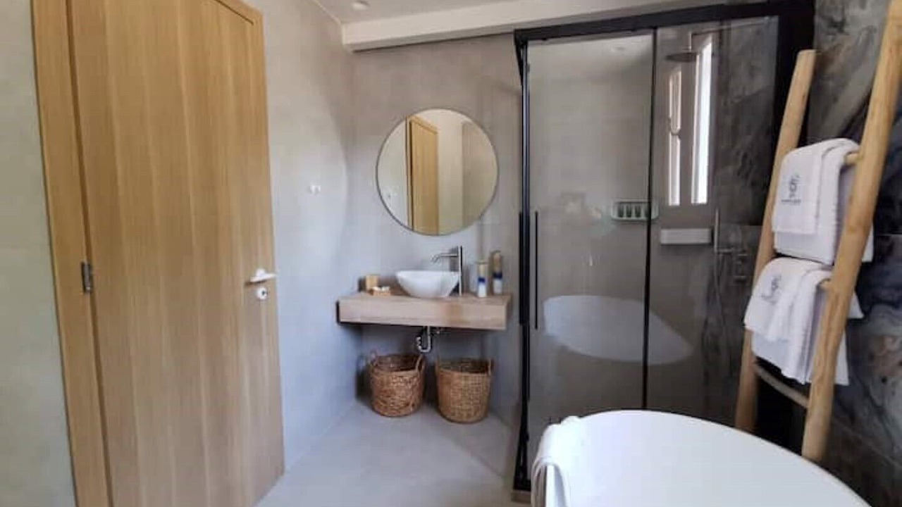 Photo of Bathroom in Lakkion
