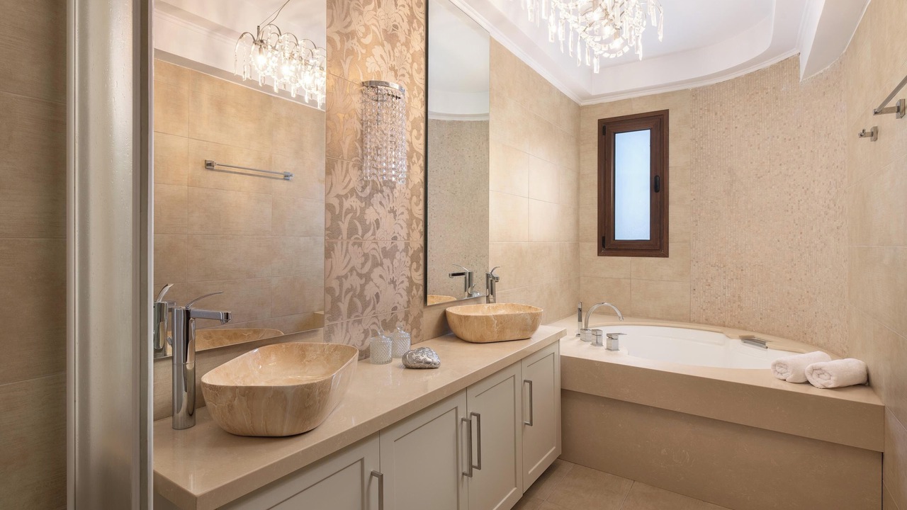Photo of Bathroom in Petaloudes