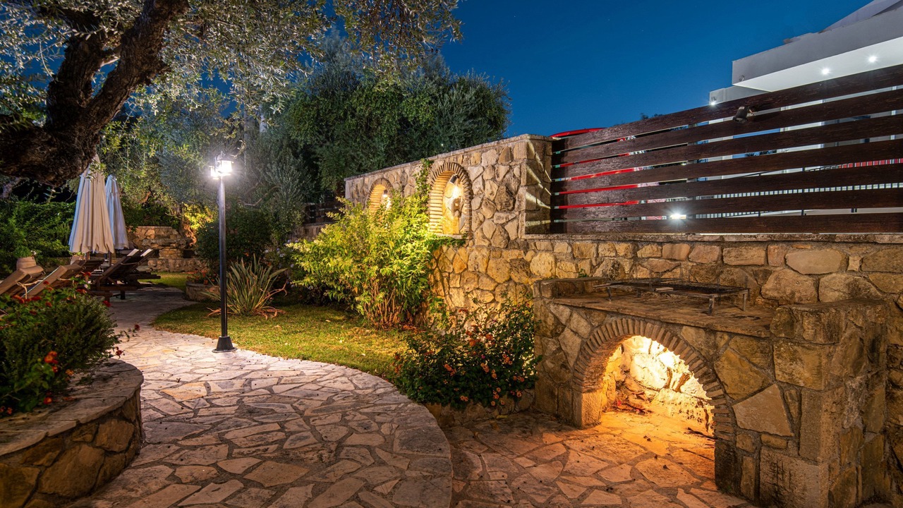 Photo of Patio Balcony in Alonia