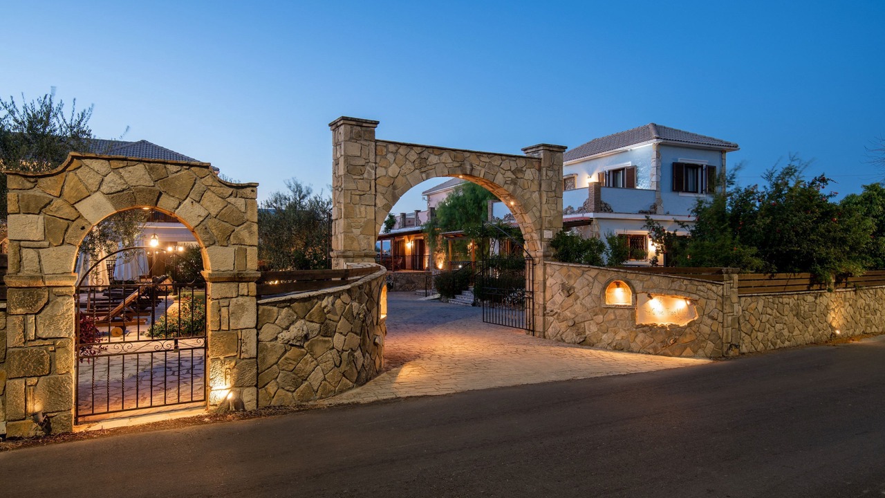 Photo of Outdoor in Alonia