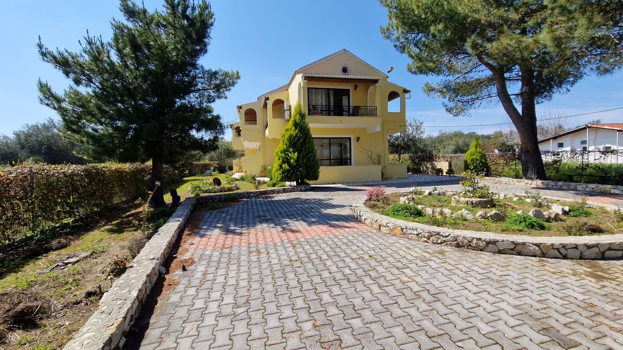 Photo of Outdoor in Melikia