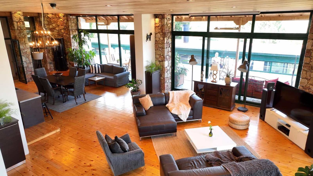 Photo of Livingroom in Salakos