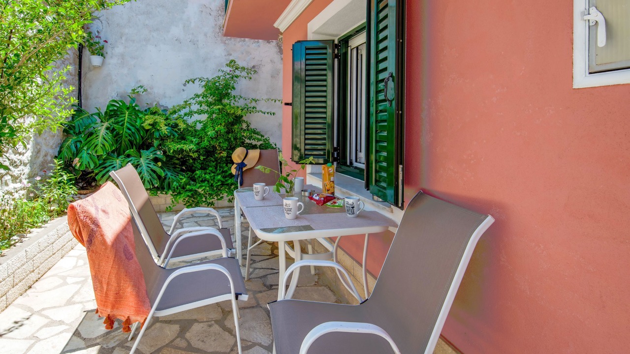 Photo of Others in Gaios