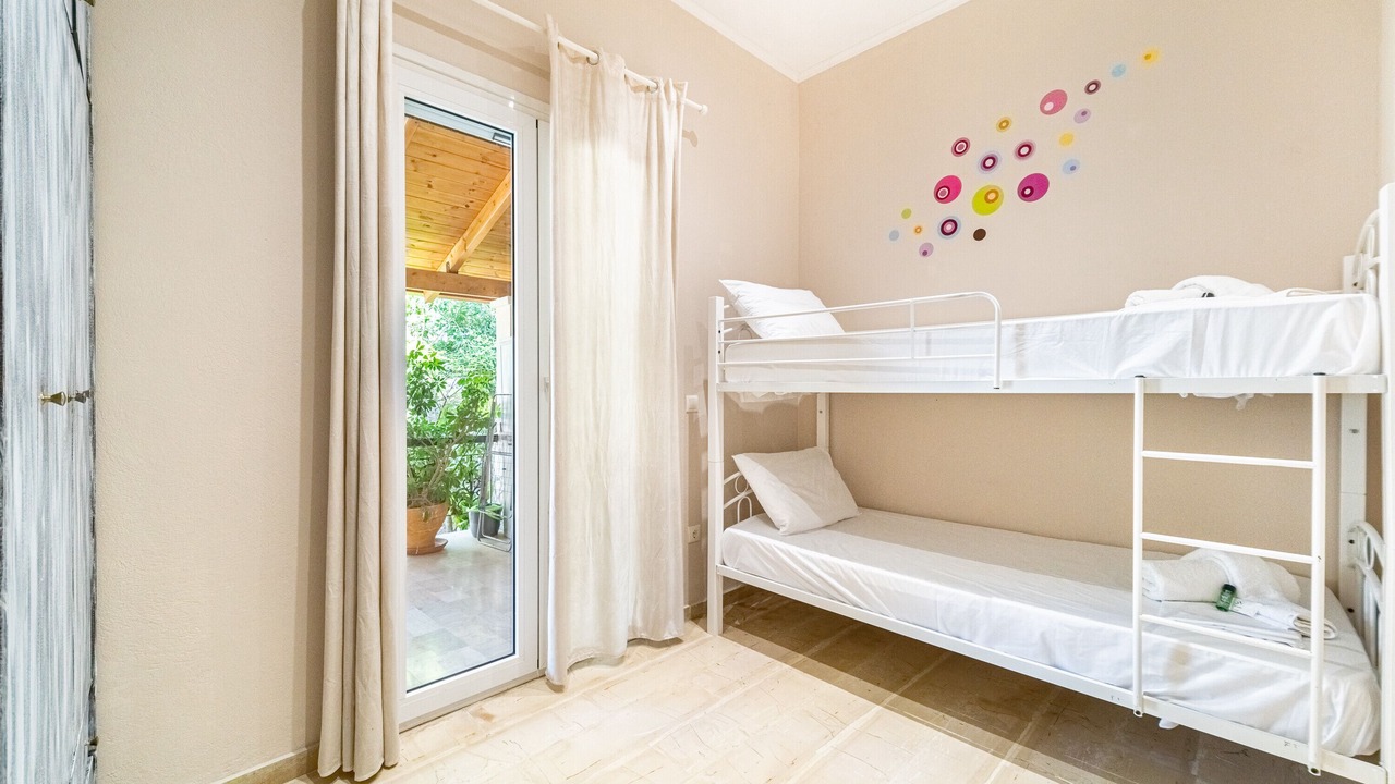 Photo of Bedroom in Chlomatiana