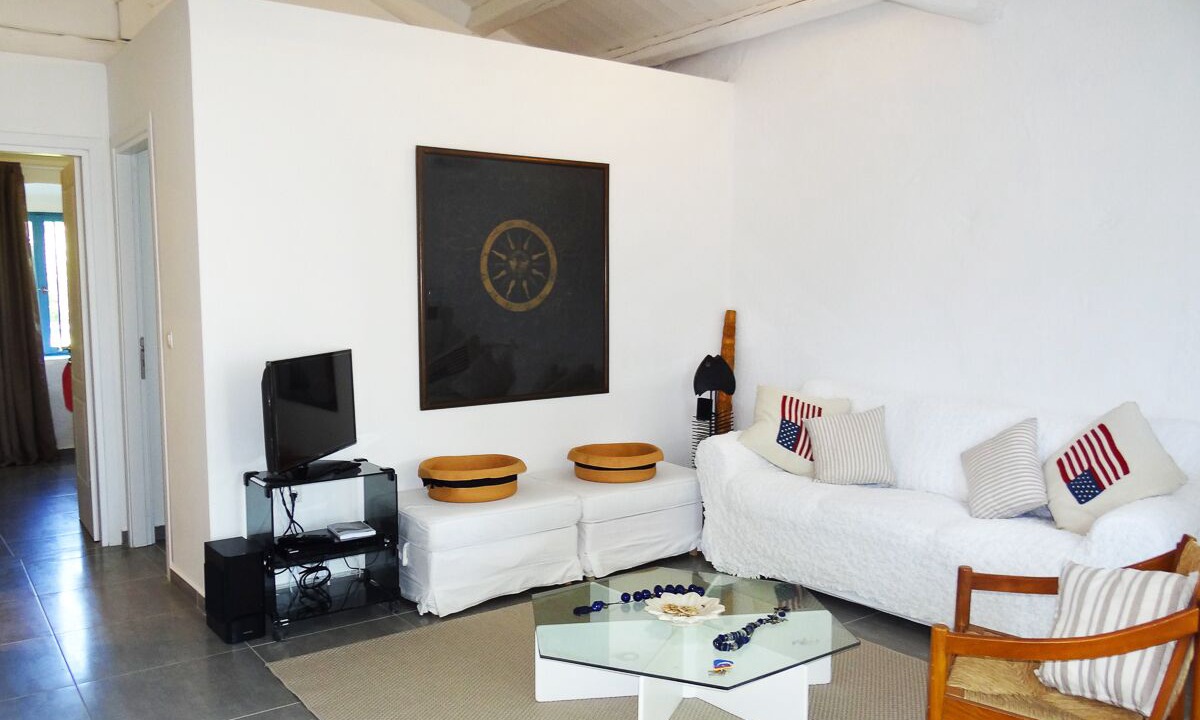 Photo of Livingroom in Chlomos