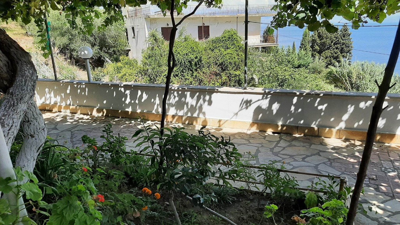 Photo of Patio Balcony in Dafnata