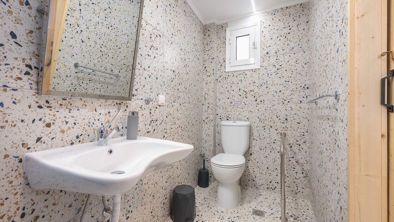 Photo of Bathroom in Omonia
