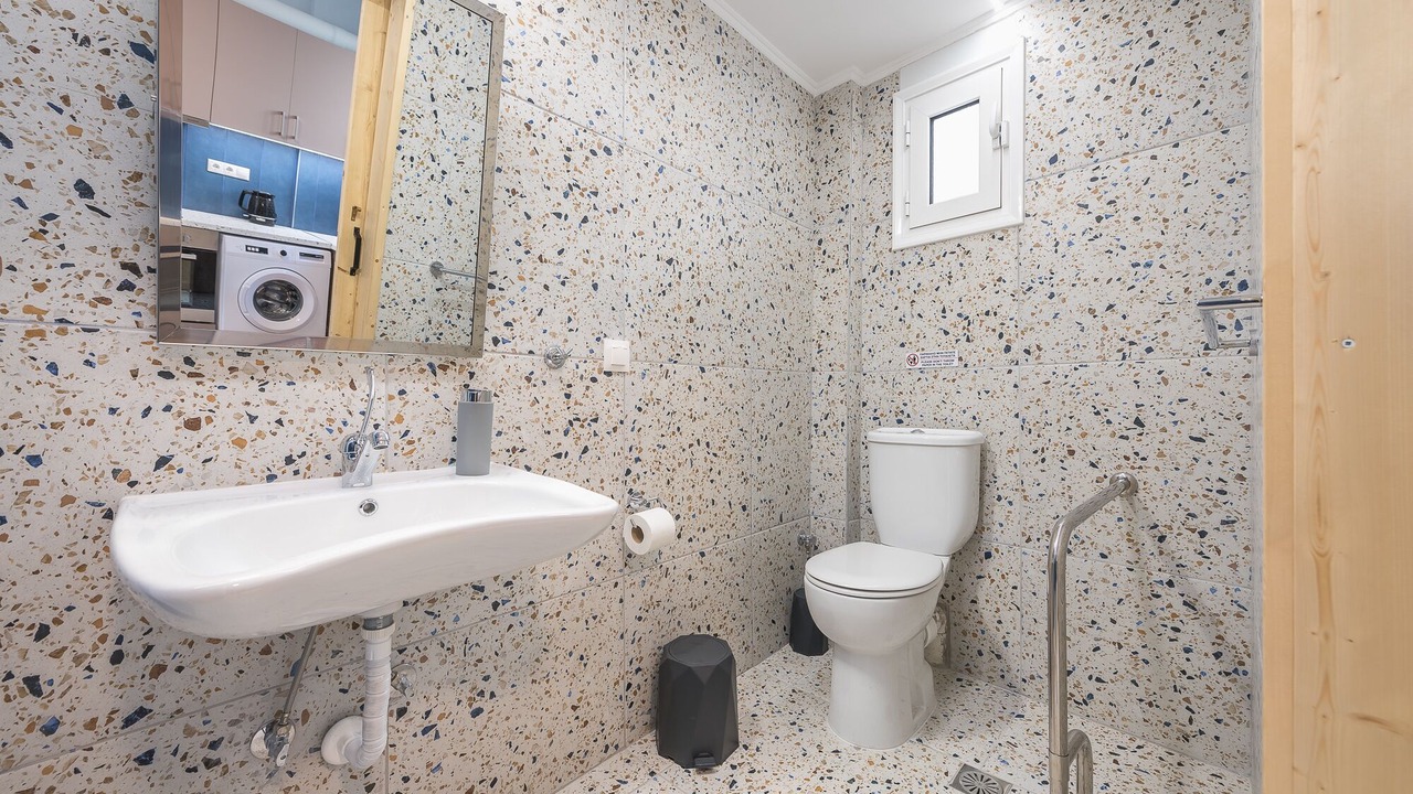 Photo of Bathroom in Omonia