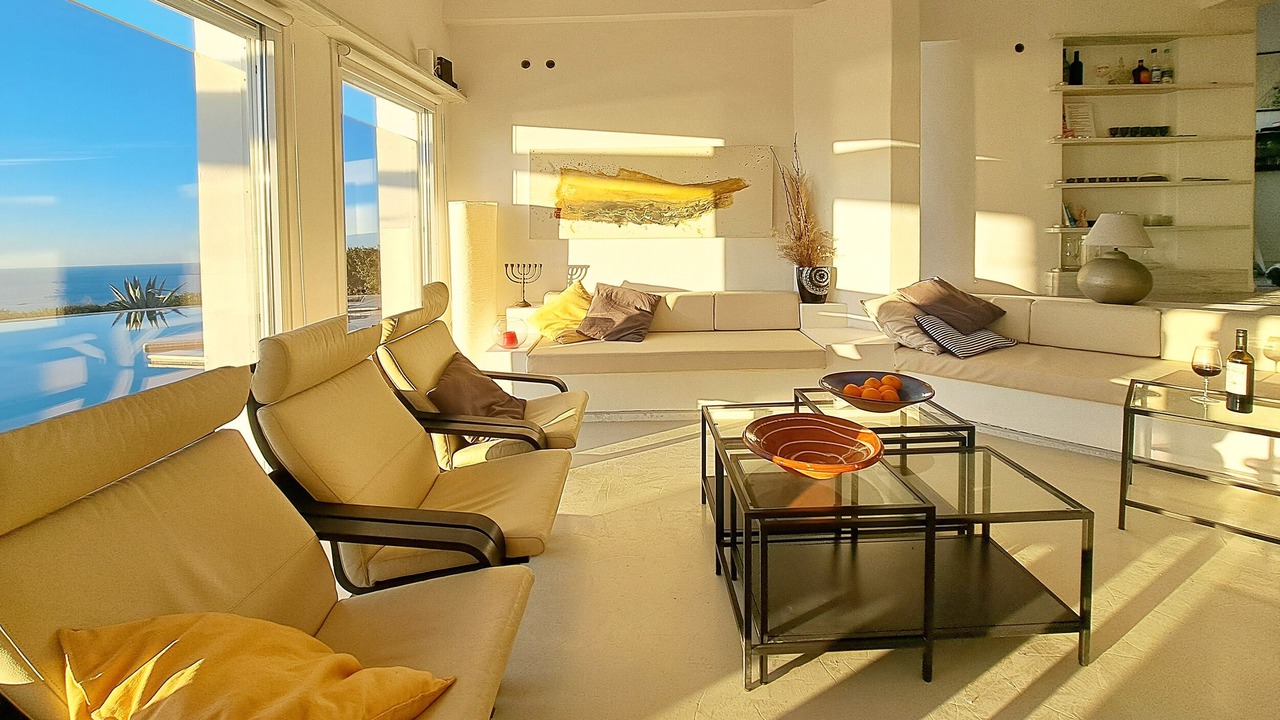 Photo of Livingroom in Nea Cryssi Akti