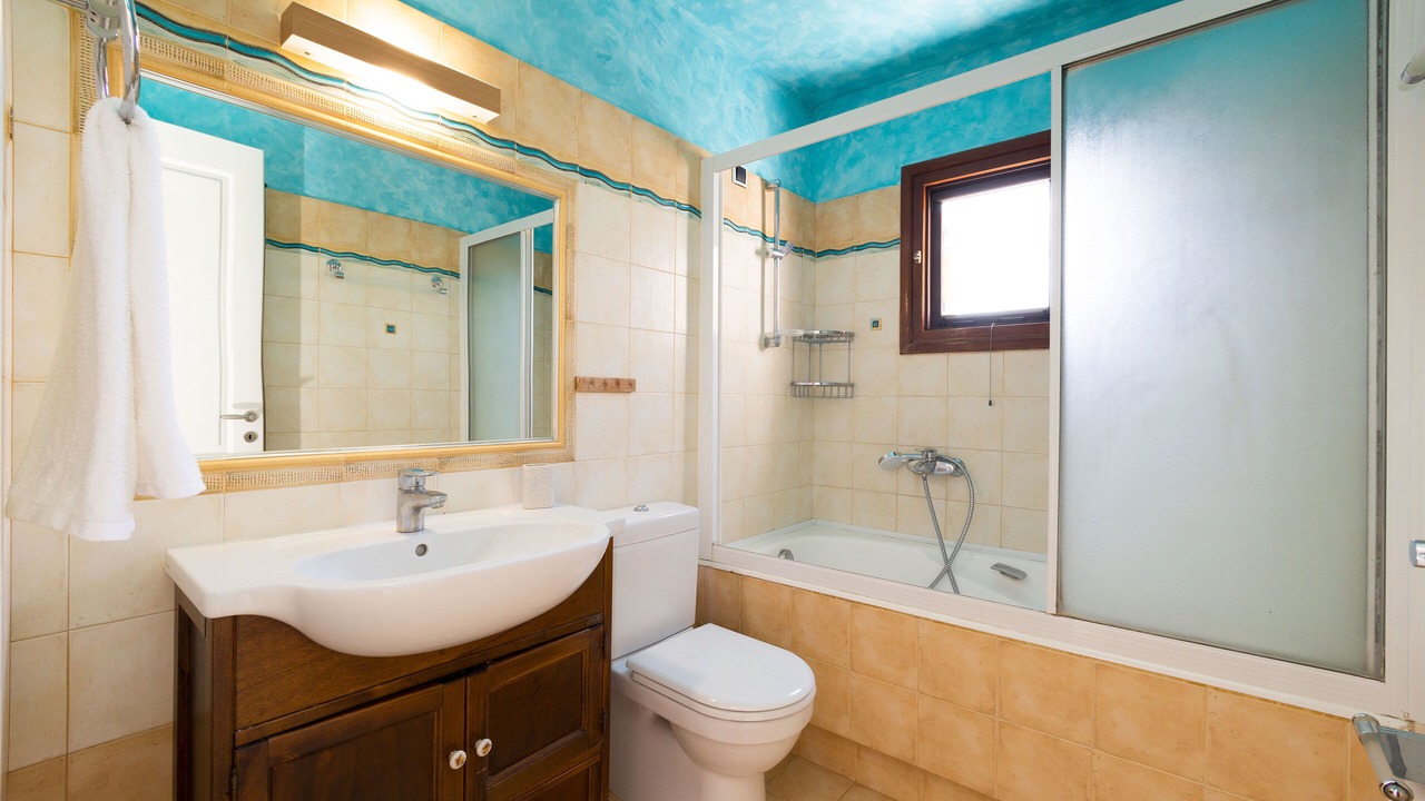Photo of Bathroom in Naxos