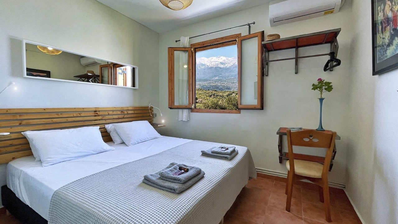 Photo of Bedroom in Drapanos